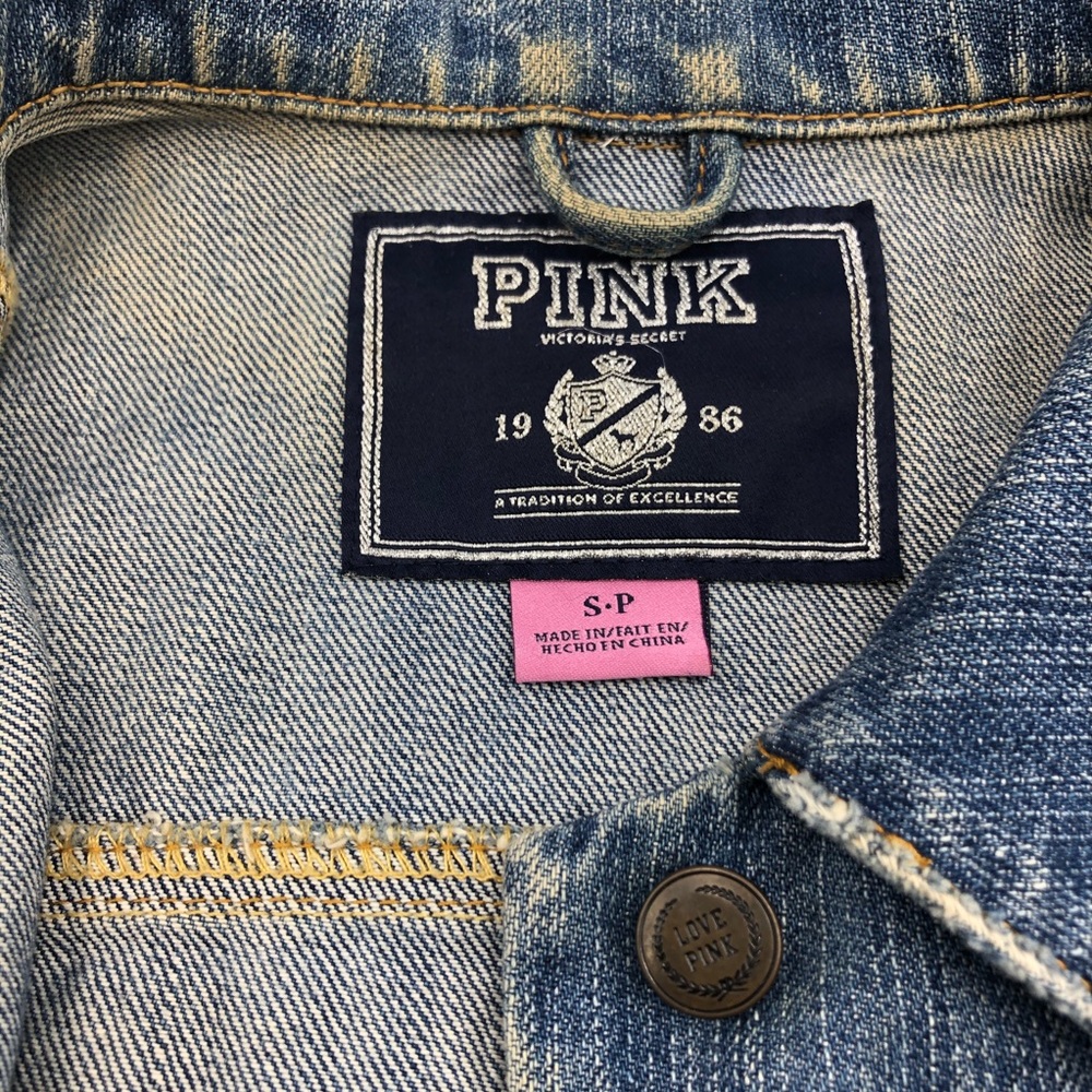PINK Victoria’s Secret cropped jean jacket Size Small intentional distressing - Picture 3 of 13